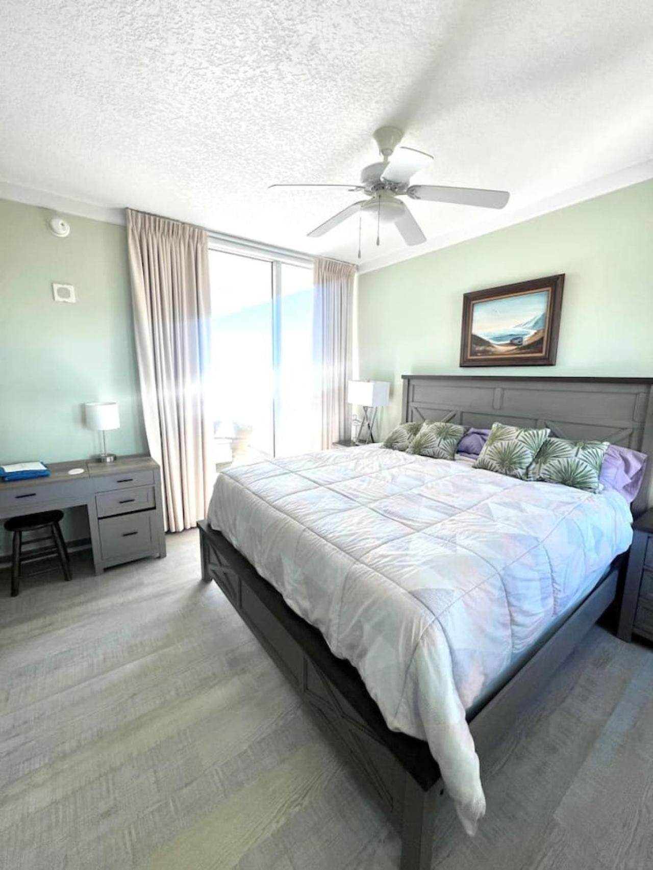 Apartment Just Beachy Get-away *